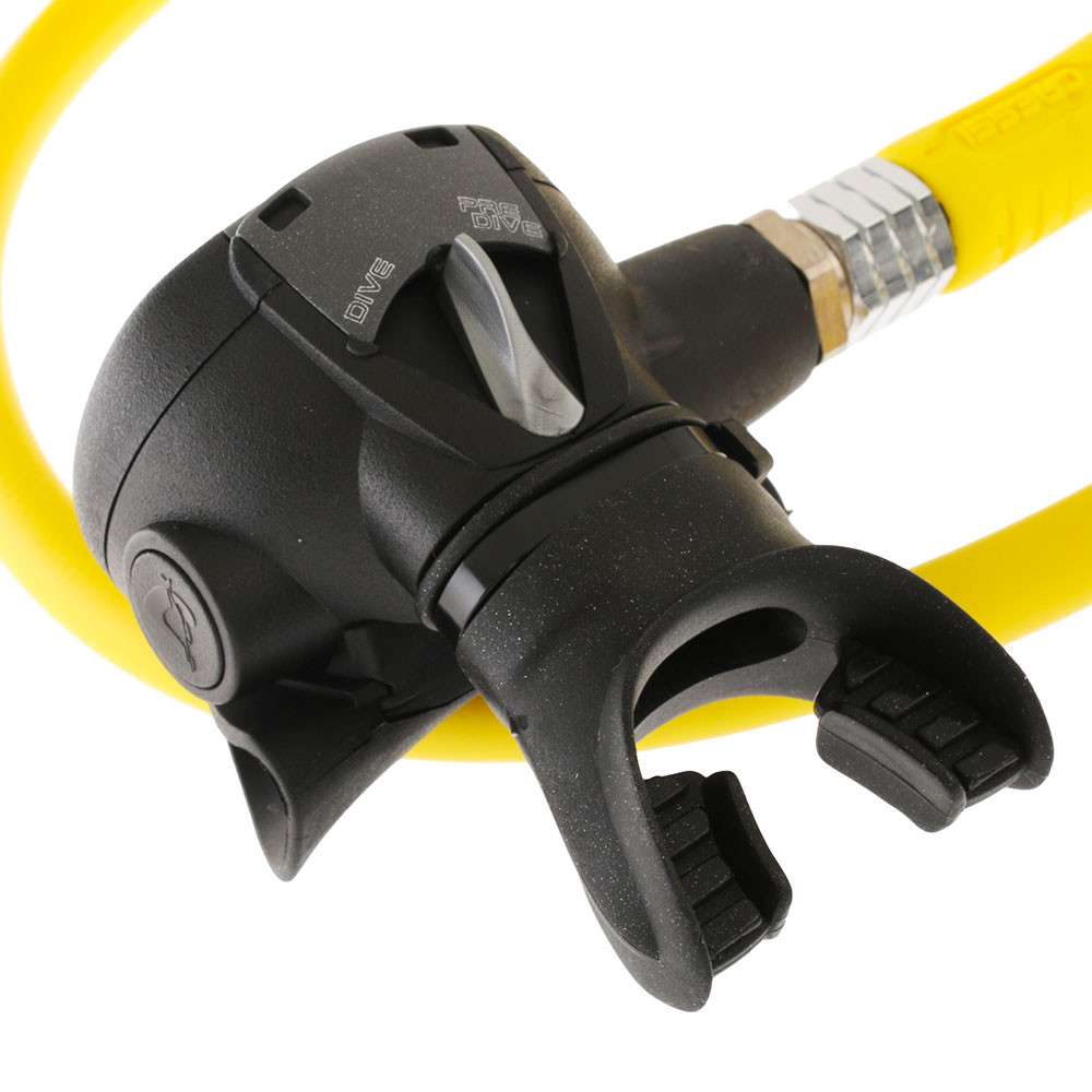 Buy Cressi Octopus Compact Regulator online at MarineDeals.co.nz