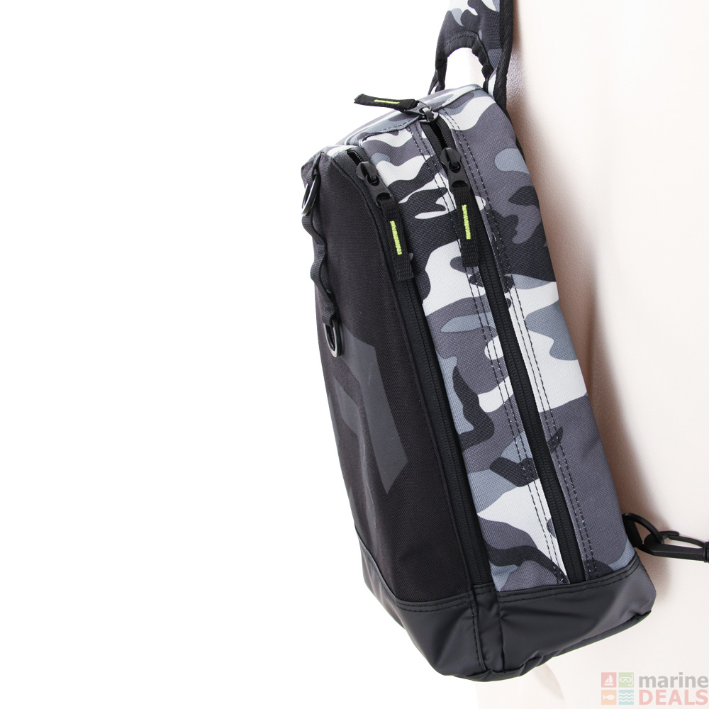 daiwa sling bag